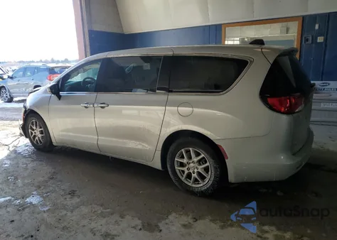 2023 Chrysler Voyager Lx z USA, uszkodzony, nr VIN 2C4RC1CG9PR525569